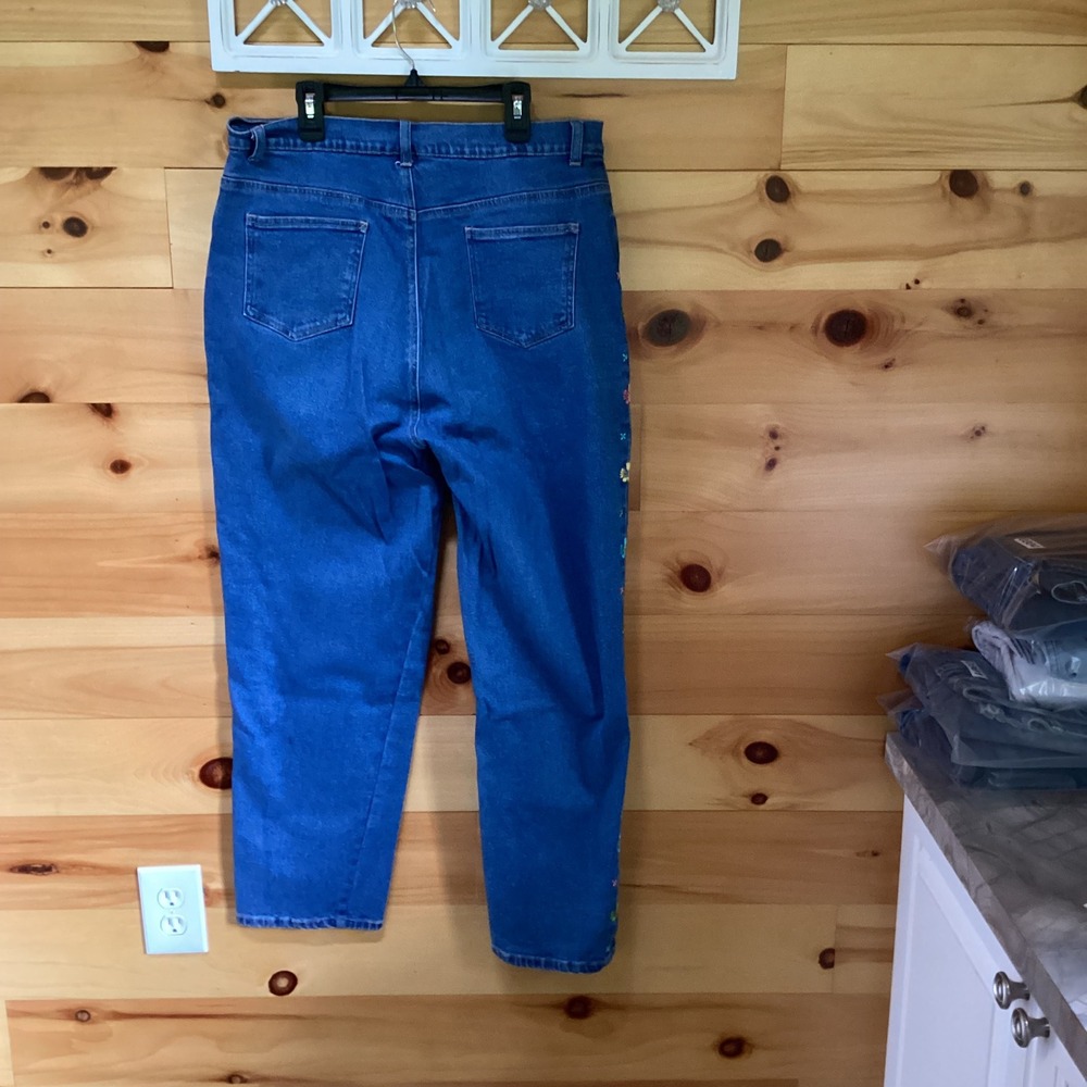 Quacker Factory Floral Embroidered High Rise Straight Leg Blue Denim Jeans 16 - Picture 2 of 8